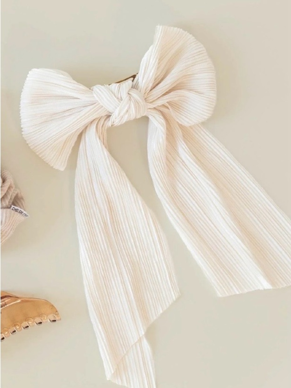 Chelsea King x Jillian Harris Plisse Ivory Hair Bow